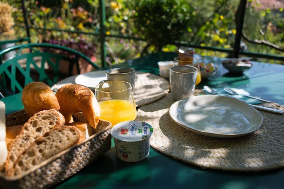 Hotel De La Beroche Saint-Aubin-Sauges Екстериор снимка