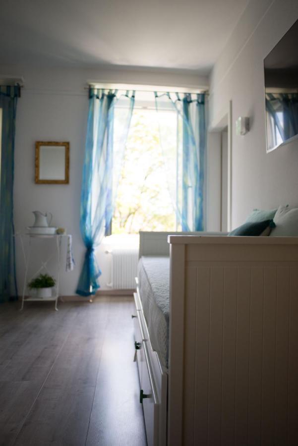 Hotel De La Beroche Saint-Aubin-Sauges Екстериор снимка