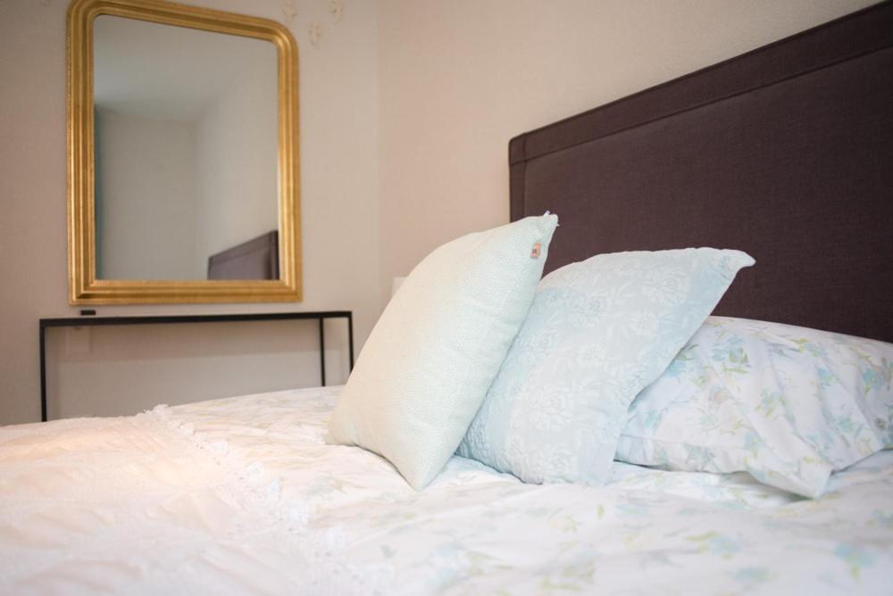 Hotel De La Beroche Saint-Aubin-Sauges Екстериор снимка